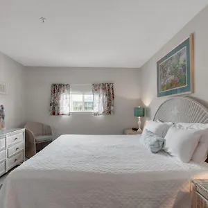  Holiday home Crystal Sands Ii
